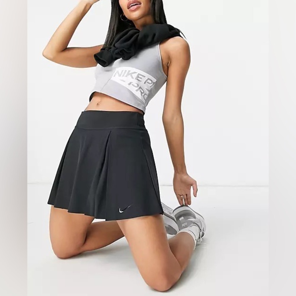 NWOT Women’s Nike Club Skirt XS Black Tennis Golf